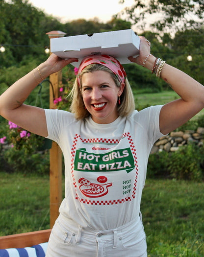 Hot Girls Eat Pizza T-shirt 🍕