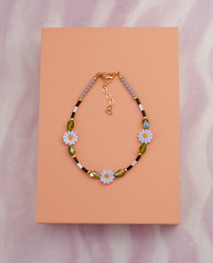 Lavender Daisy Beaded Bracelet