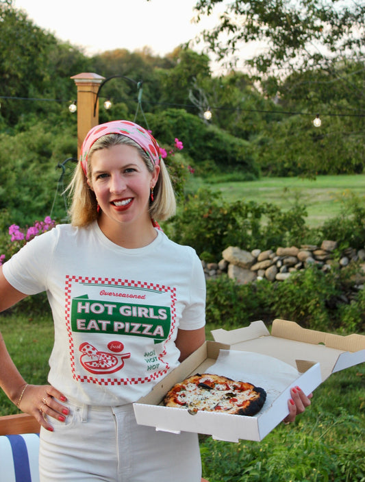Hot Girls Eat Pizza T-shirt 🍕