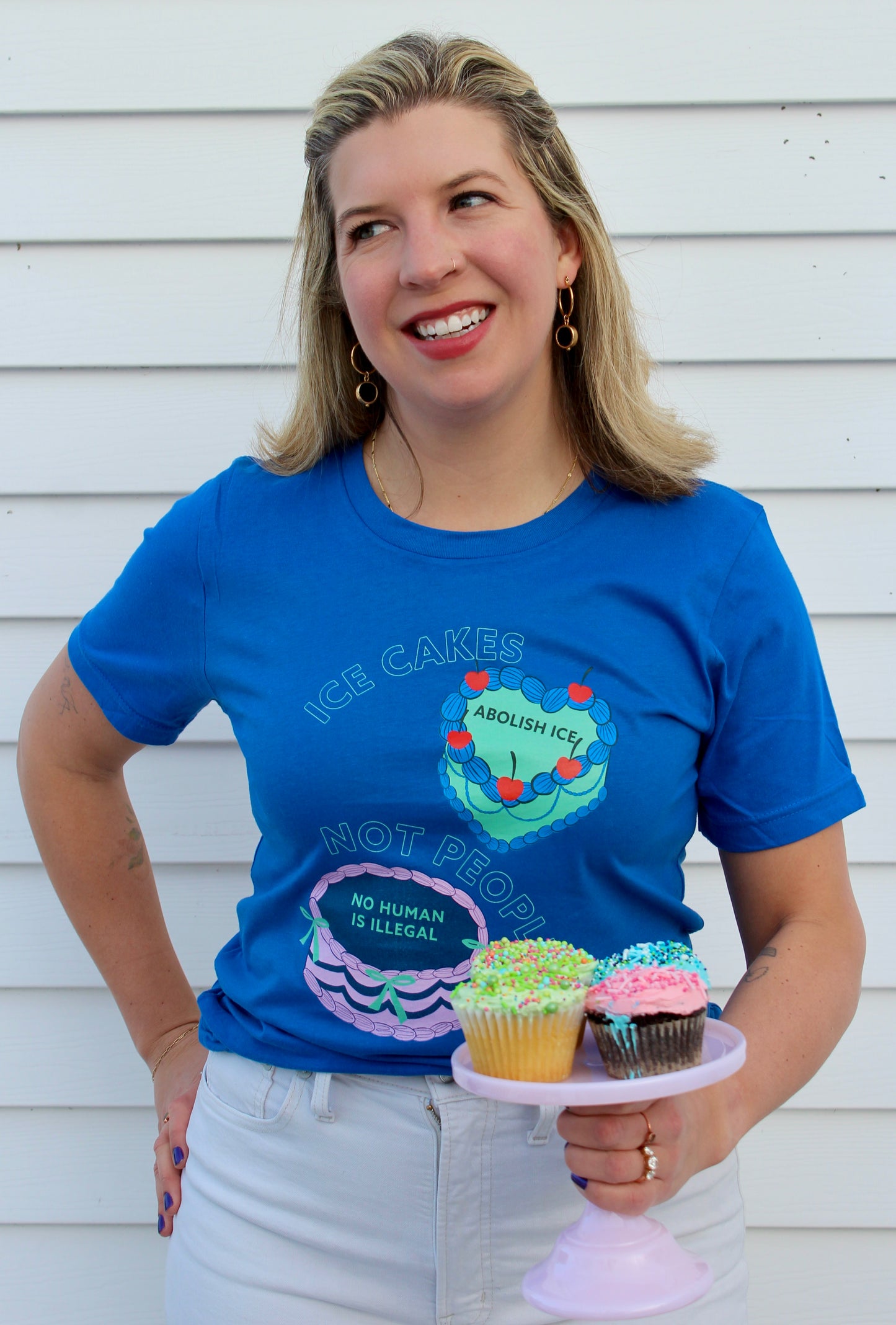 Icing Cakes Pro-Immigrant T-shirt Unisex