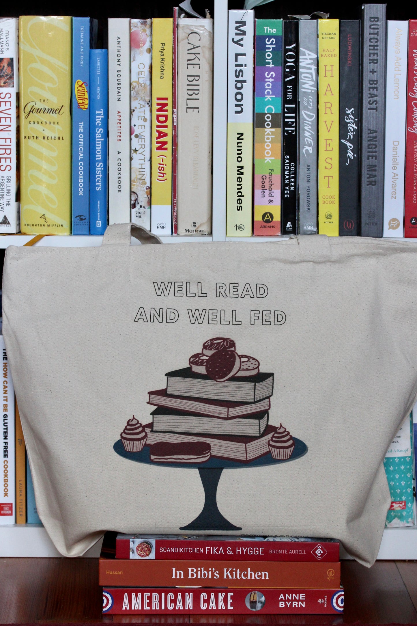 Well Read and Well Fed Zipper Tote Bag